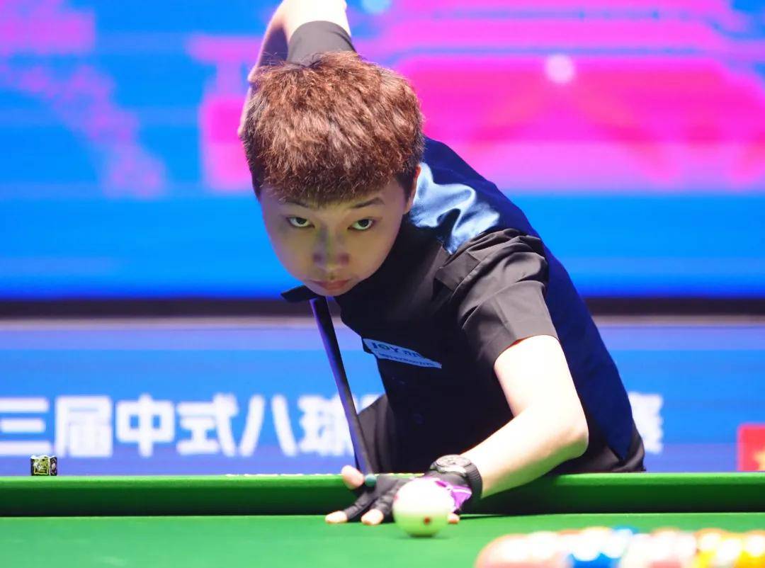 而拜仁则展 而拜仁则展